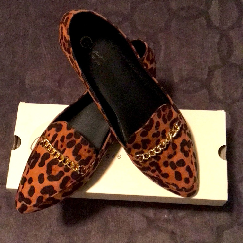 Brown tan and good Cheetah print , Size 11  brand comfort